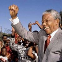 Первый чернокожий президент Южной Африки проведет рождество в больнице